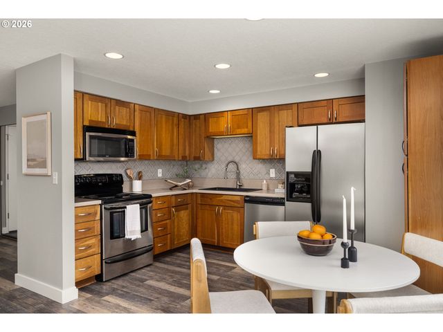 17570 Nw PARK VIEW Blvd, Portland, OR 97229
