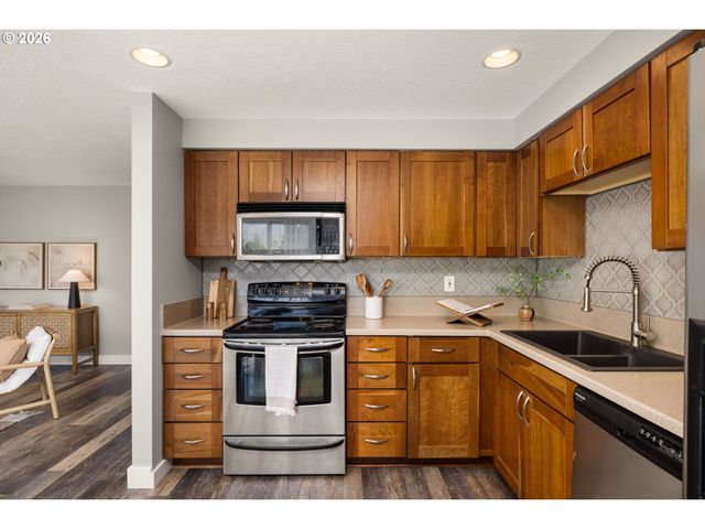 17570 Nw PARK VIEW Blvd, Portland, OR 97229