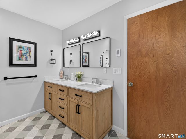 9 Laurel Hill Drive South, East Lyme, CT 06357