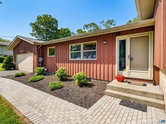 9 Laurel Hill Drive South, East Lyme, CT 06357