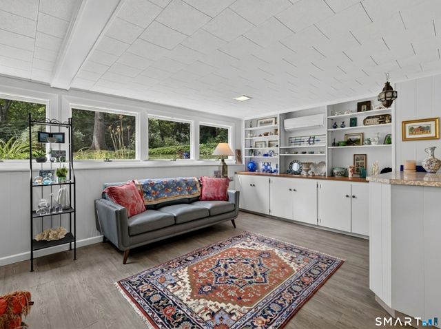 9 Laurel Hill Drive South, East Lyme, CT 06357
