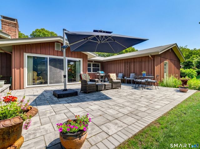 9 Laurel Hill Drive South, East Lyme, CT 06357