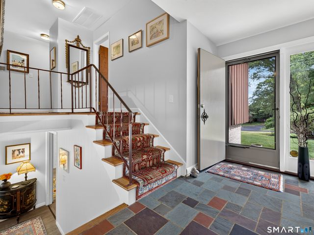 9 Laurel Hill Drive South, East Lyme, CT 06357