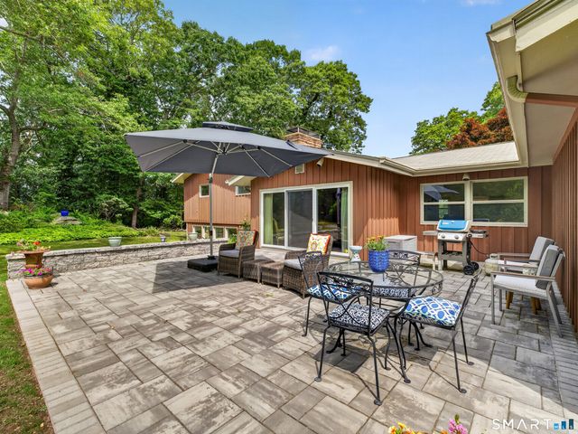 9 Laurel Hill Drive South, East Lyme, CT 06357