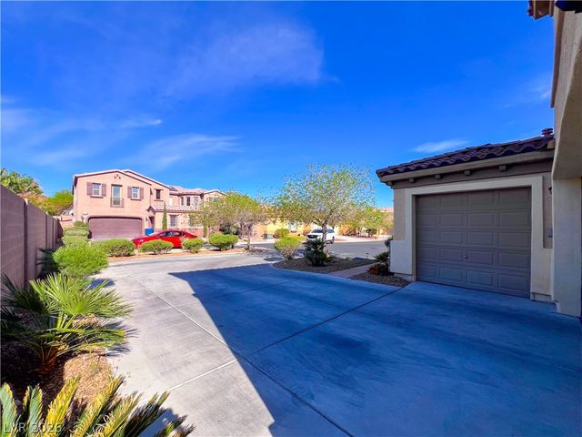 7868 Arroyo Glen Court, Las Vegas, NV 89113