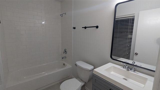 415 Liberty Place, Grand Prairie, TX 75052