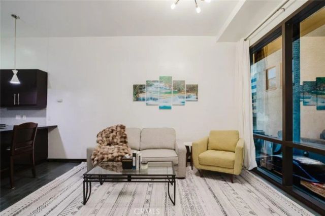 655 S Hope Street 606, Los Angeles, CA 90017