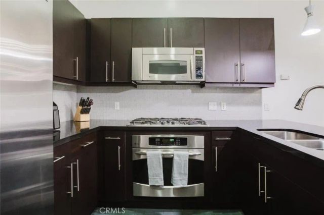 655 S Hope Street 606, Los Angeles, CA 90017