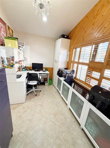 15561 Carriage Ct, Davie, FL 33331