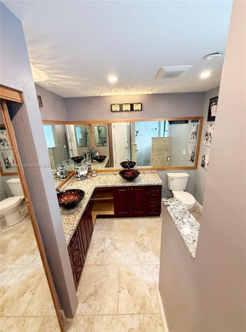 15561 Carriage Ct, Davie, FL 33331