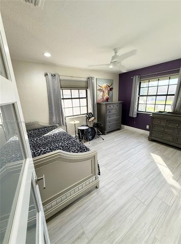 15561 Carriage Ct, Davie, FL 33331