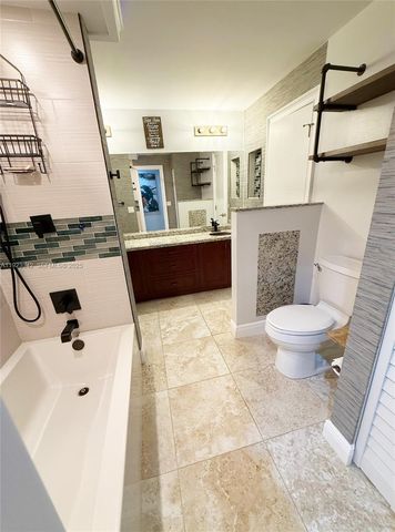 15561 Carriage Ct, Davie, FL 33331