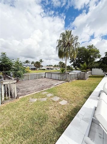 15561 Carriage Ct, Davie, FL 33331