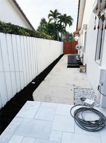 15561 Carriage Ct, Davie, FL 33331