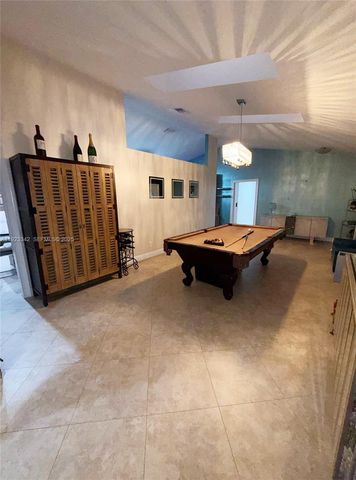 15561 Carriage Ct, Davie, FL 33331