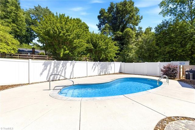 3604 Turnberry Lane, Greensboro, NC 27410