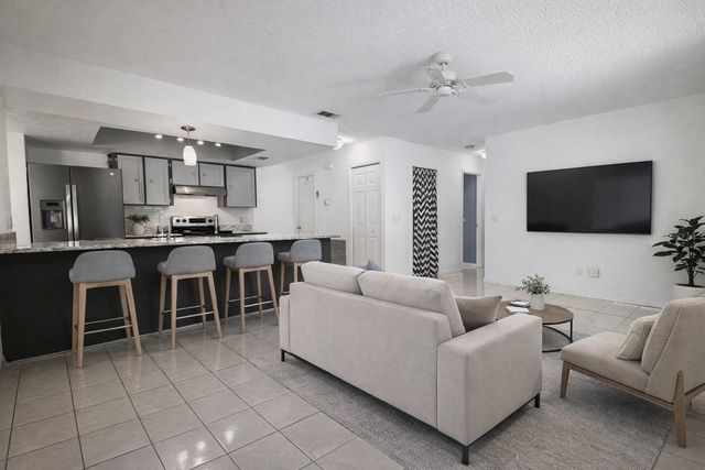 2505 LINDEN TREE STREET, Seffner, FL 33584