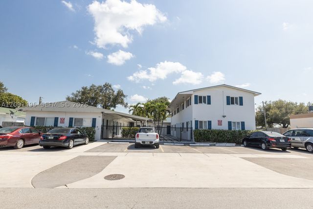730 NE 128th St 4, North Miami, FL 33161