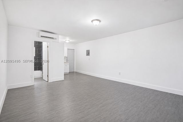 730 NE 128th St 4, North Miami, FL 33161
