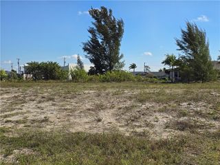 117 NW 14th AVE, Cape Coral, FL 33993