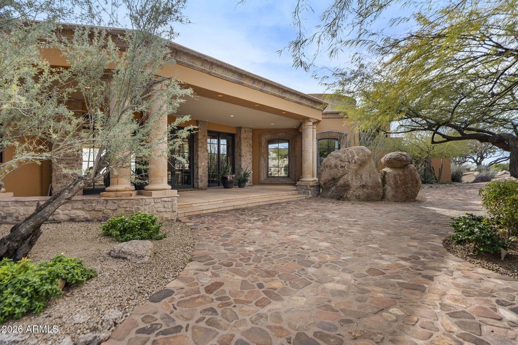 Image 6 of property listing at 9953 E BALANCING ROCK Road, Scottsdale, AZ 85262
