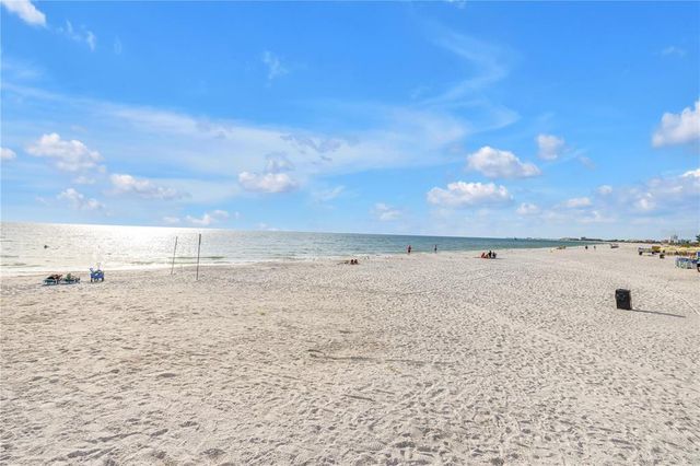 134 86TH TERRACE 3, Treasure Island, FL 33706