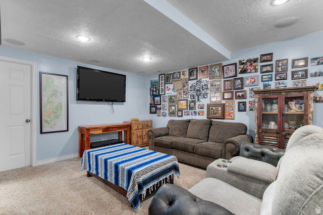 1084 E 1525 N, Layton, UT 84040