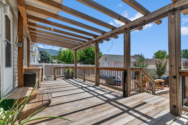 1084 E 1525 N, Layton, UT 84040