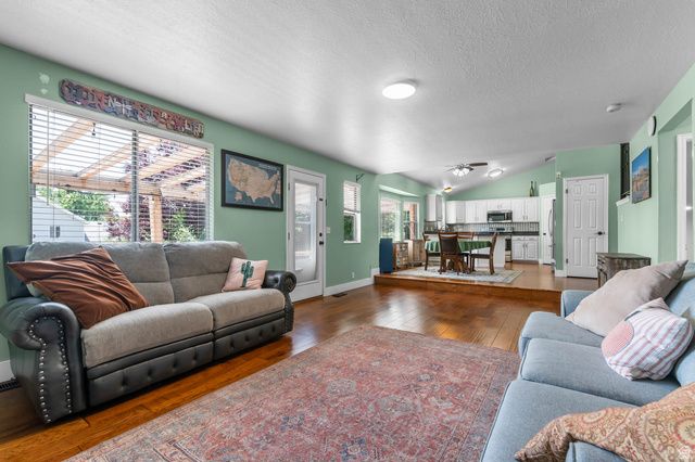 1084 E 1525 N, Layton, UT 84040