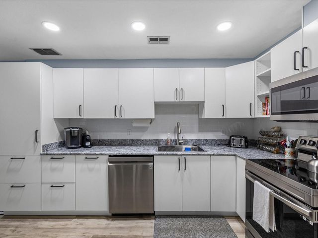 12009 BOYNTON LANE 12009, New Port Richey, FL 34654