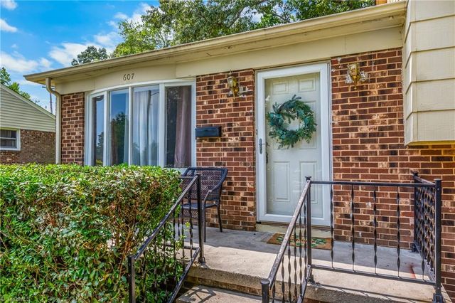 607 Runyon Drive, High Point, NC 27260