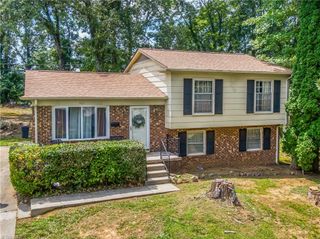 607 Runyon Drive, High Point, NC 27260