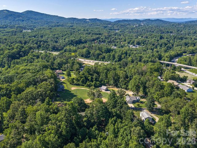 147 W Oakview Road, Asheville, NC 28806