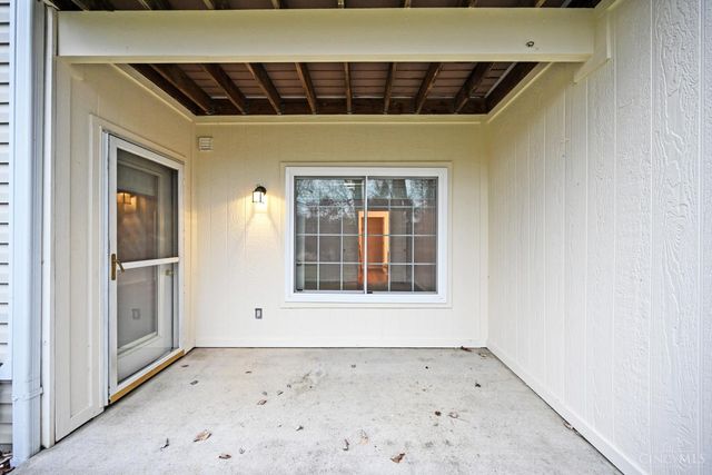 40 Ledgerwoods Drive, Batavia Twp, OH 45102