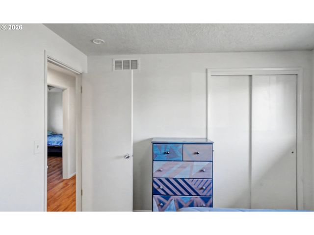 1240 HOOD St, Albany, OR 97322