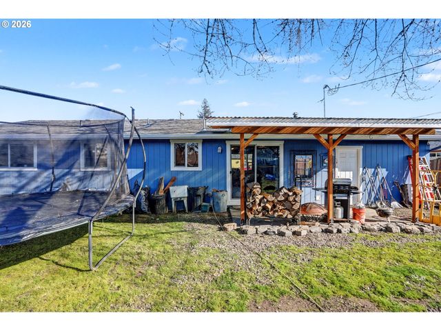 1240 HOOD St, Albany, OR 97322