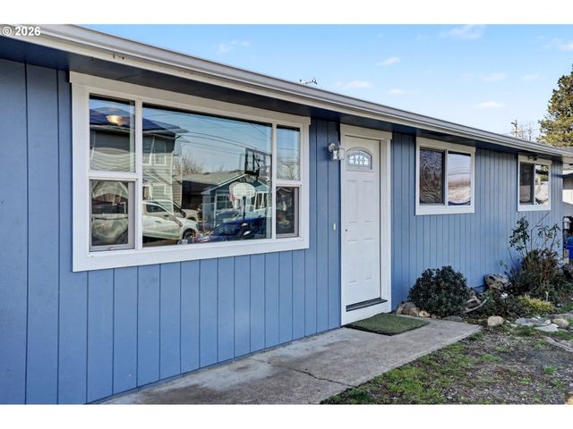 1240 HOOD St, Albany, OR 97322