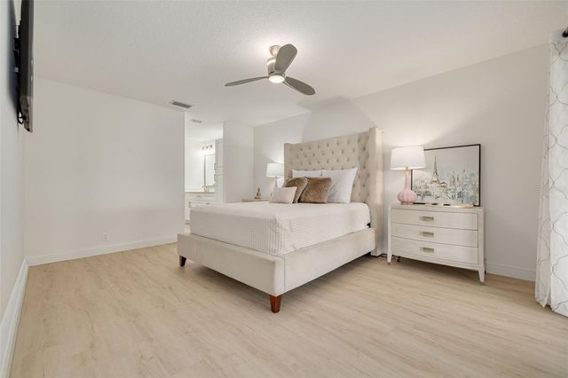 8708 41ST STREET N, Pinellas Park, FL 33782