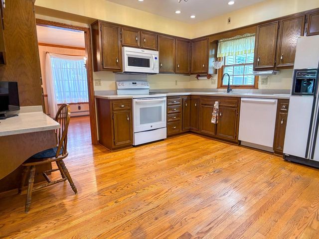 315 LAMPERT STREET, Oshkosh, WI 54901