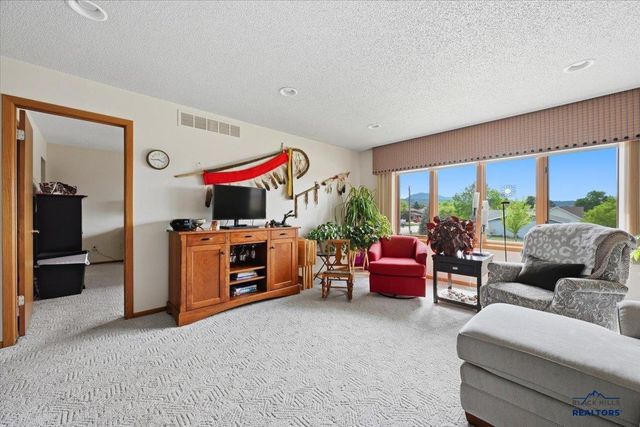 1925 N MAIN, Spearfish, SD 57783