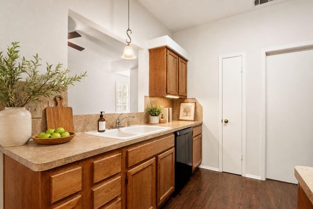6501 Brush Country RD 109, Austin, TX 78749