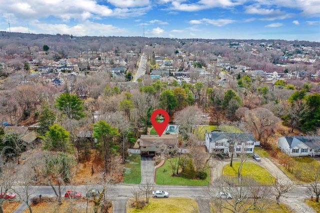 76 Hollywood Avenue, Selden, NY 11784