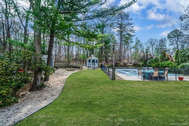 76 Hollywood Avenue, Selden, NY 11784