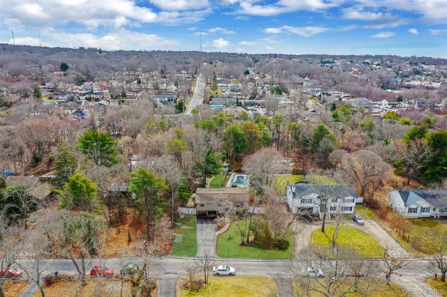 76 Hollywood Avenue, Selden, NY 11784