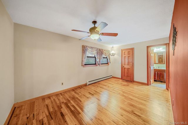 76 Hollywood Avenue, Selden, NY 11784