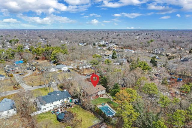 76 Hollywood Avenue, Selden, NY 11784