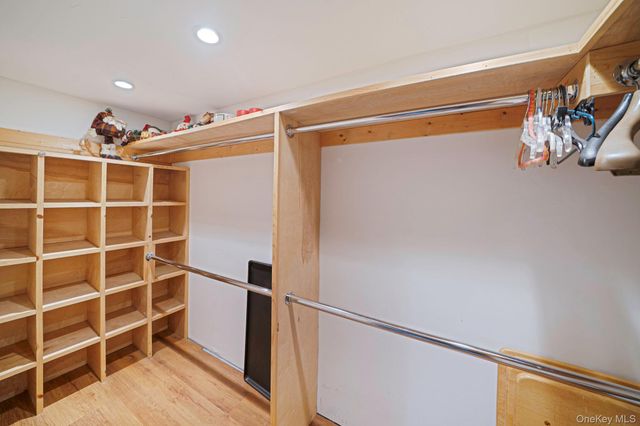 76 Hollywood Avenue, Selden, NY 11784