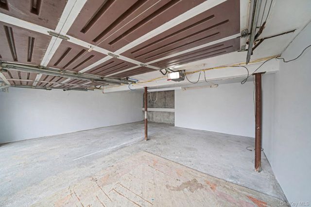 76 Hollywood Avenue, Selden, NY 11784