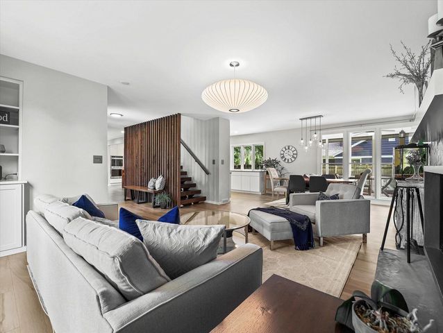 7050 N Belmont LANE, Fox Point, WI 53217