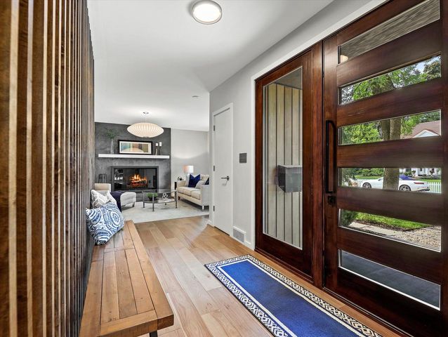 7050 N Belmont LANE, Fox Point, WI 53217